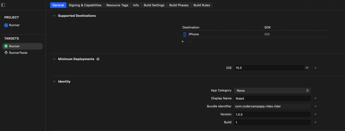 Xcode: TARGETS → Runner → General, with the display name, bundle identifier, version and minimum deployment (iOS 15.0)